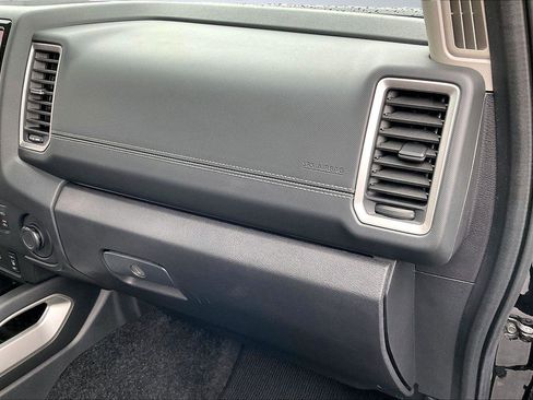 Used 2024 Nissan Frontier SV w/ SV Convenience Package image 18