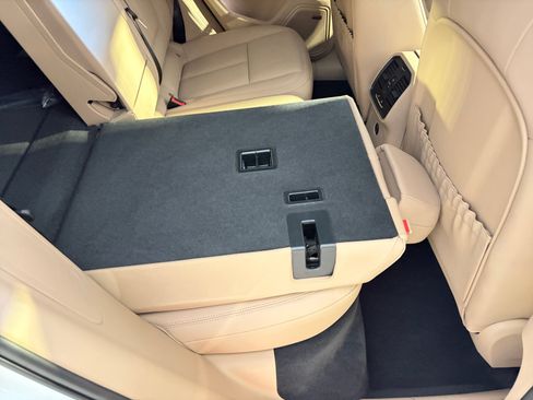 Certified 2026 Porsche Macan AWD/4WD image 28