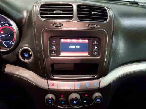 Used 2017 Dodge Journey SE w/ Blacktop Package image 18