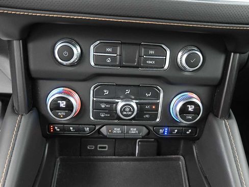 Used 2022 GMC Yukon XL AT4 w/ Max Trailering Package AWD/4WD image 9