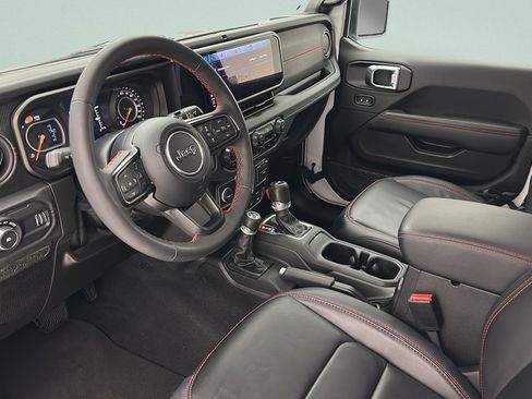 Used 2024 Jeep Wrangler Rubicon AWD/4WD image 9
