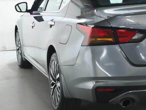 Used 2024 Nissan Altima 2.5 SV w/ SV Premium Package AWD/4WD image 42