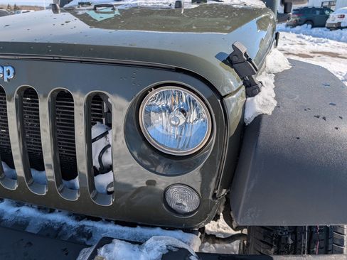 Used 2015 Jeep Wrangler Unlimited Sport w/ Quick Order Package 24S image 16