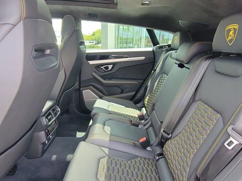 Used 2020 Lamborghini Urus image 16