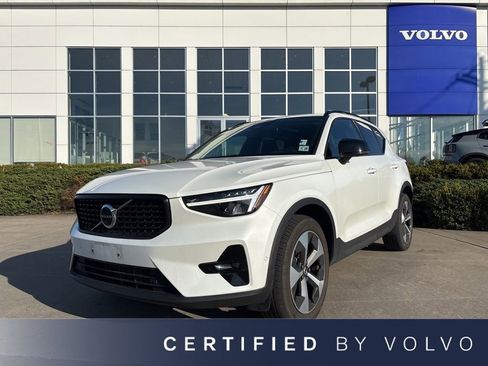 Certified 2023 Volvo XC40 B5 Plus w/ Driver Assist Package AWD/4WD image 1