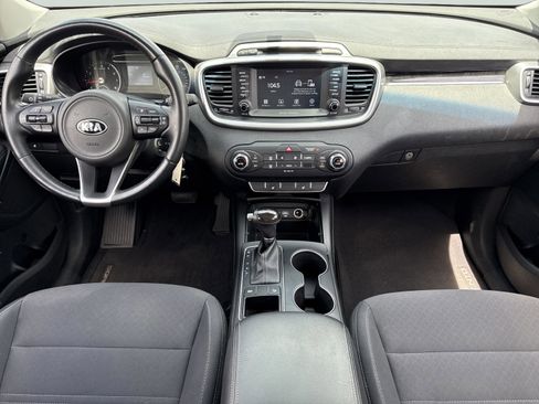 Used 2018 Kia Sorento FWD image 20