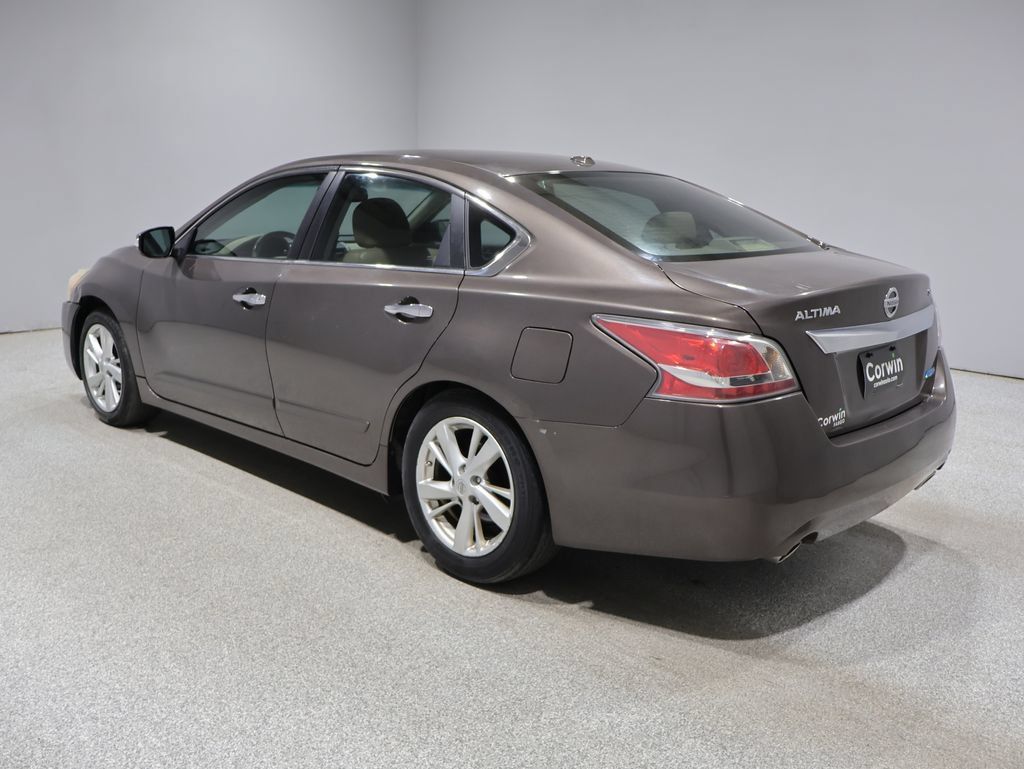 Used 2014 Nissan Altima 2.5 SL w/ Moonroof Package FWD image 17