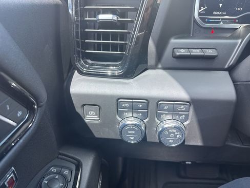 Used 2023 GMC Sierra 1500 AT4 w/ Technology Package image 17