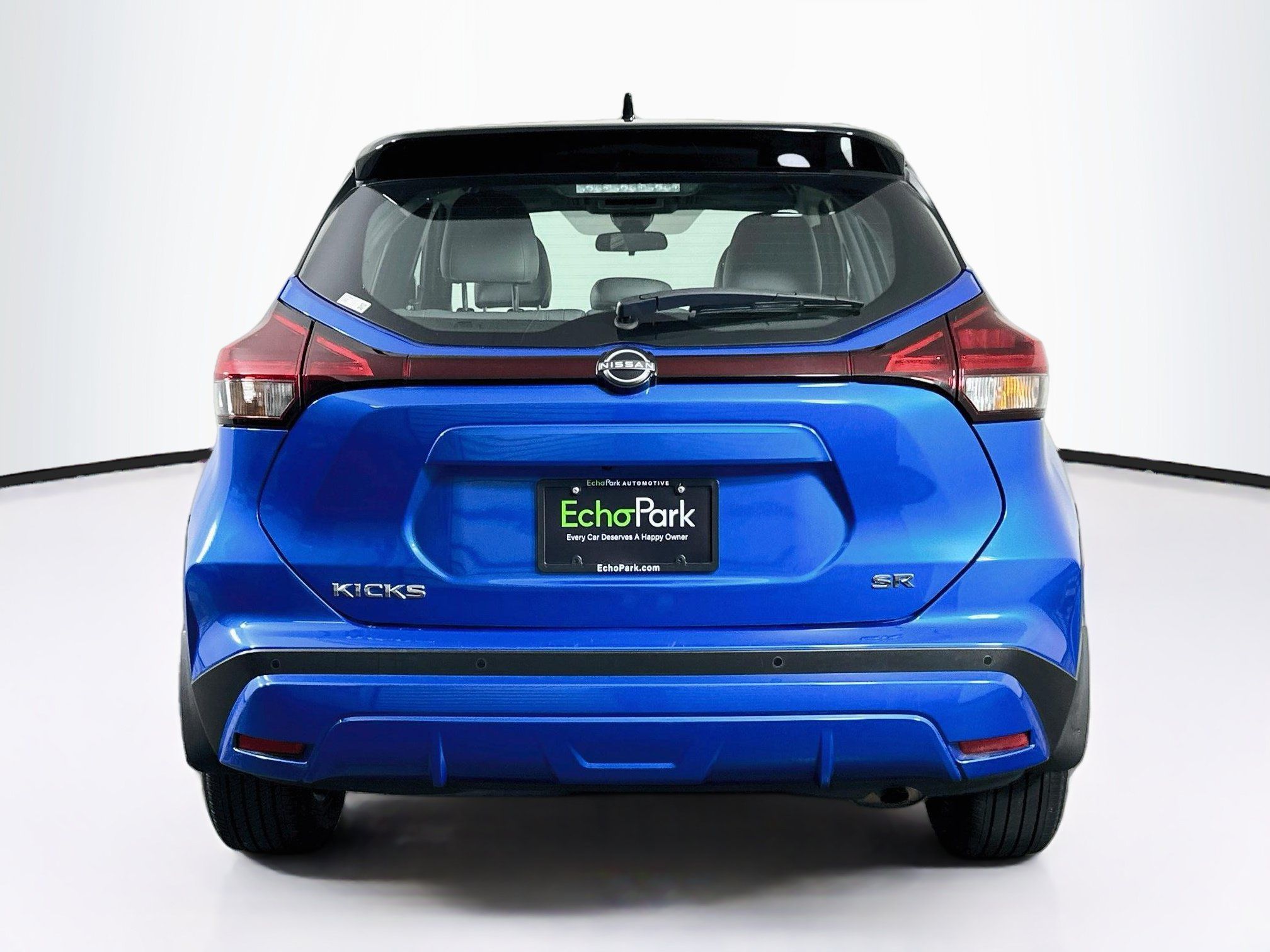 Used 2024 Nissan Kicks SR w/ SR Premium Package FWD image 7