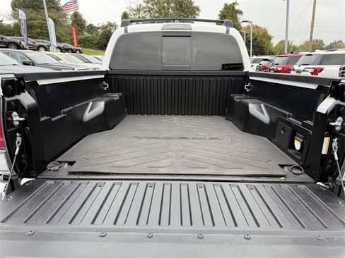 Used 2023 Toyota Tacoma TRD Off-Road image 11