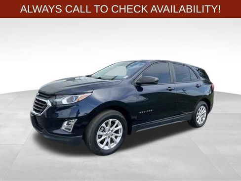 Used 2021 Chevrolet Equinox LS w/ LS Convenience Package AWD/4WD image 3