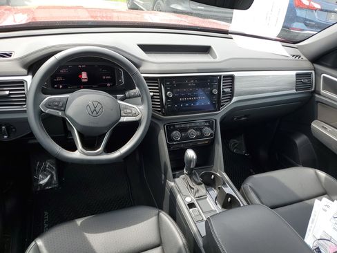 Used 2022 Volkswagen Atlas Cross Sport SE image 7