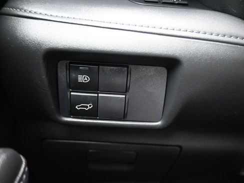 Used 2020 Toyota Highlander XLE AWD/4WD image 26