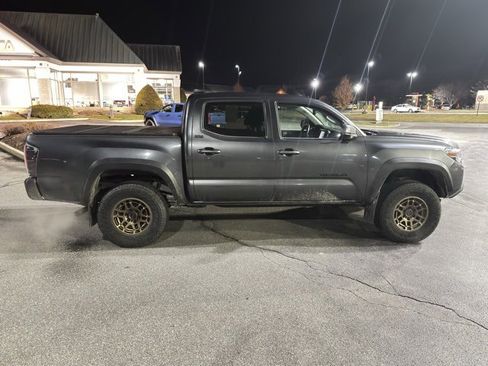 Used 2023 Toyota Tacoma 4x4 Double Cab image 3