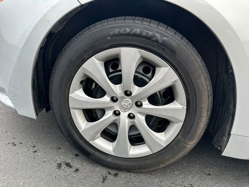 Used 2024 Toyota Corolla LE image 12