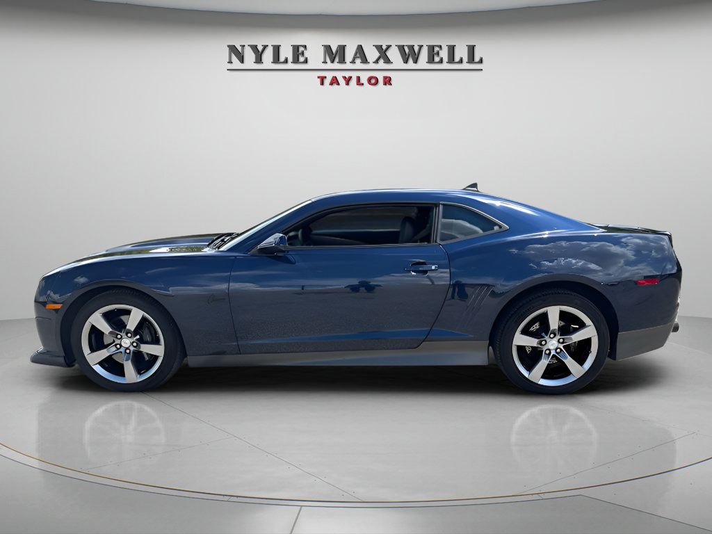 Used 2010 Chevrolet Camaro SS w/ LPO, Ground Effects Package RWD image 5