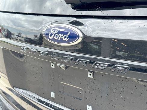Used 2015 Ford Explorer Sport w/ Equipment Group 401A AWD/4WD image 15