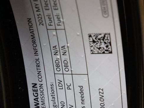 Used 2025 Volkswagen ID. Buzz Pro S RWD image 69