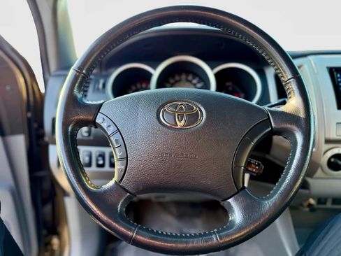 Used 2010 Toyota Tacoma 4x4 Access Cab V6 image 21