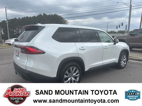 Used 2024 Toyota Grand Highlander Limited image 3