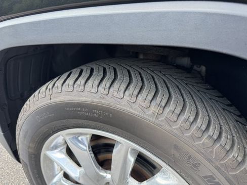 Used 2014 Jeep Cherokee Limited AWD/4WD image 8