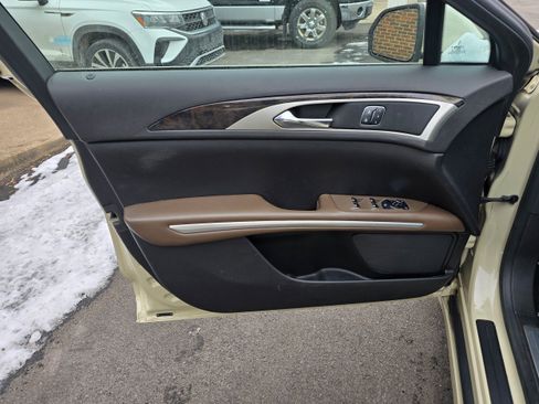 Used 2014 Lincoln MKZ w/ Equipment Group 102A Reserve image 15