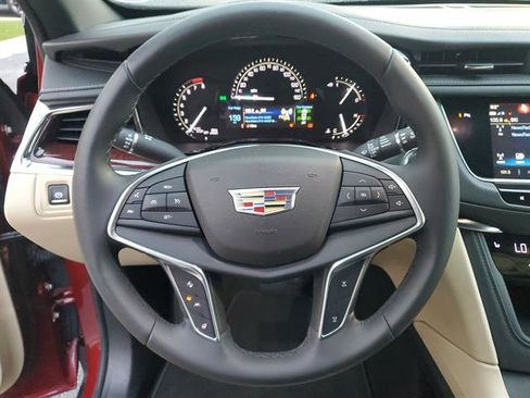 Used 2018 Cadillac XT5 Luxury w/ Driver Awareness Package image 43