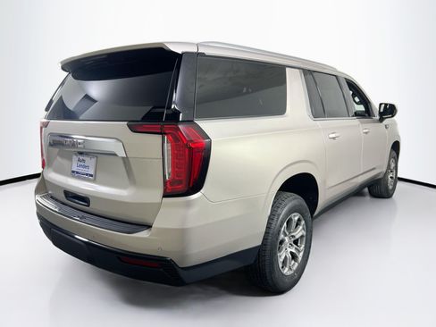 Used 2022 GMC Yukon XL SLE AWD/4WD image 5