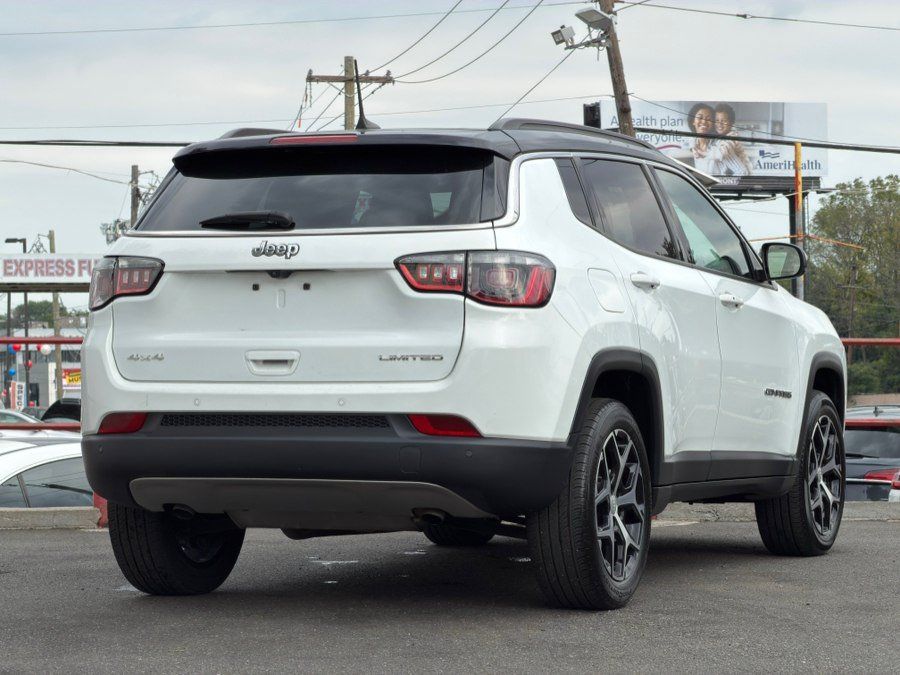 Used 2024 Jeep Compass Limited AWD/4WD image 5