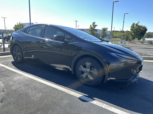 Certified 2024 Toyota Prius LE image 2