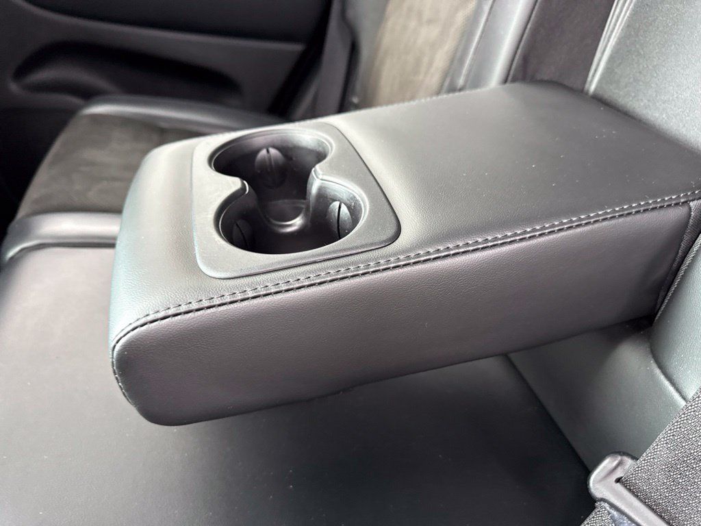 Used 2021 Jeep Grand Cherokee Laredo X AWD/4WD image 14