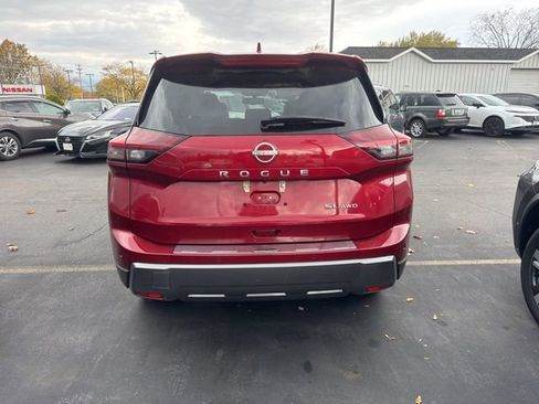 Used 2024 Nissan Rogue SL image 3
