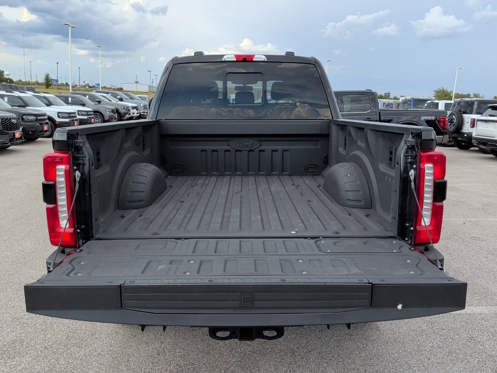 Used 2025 Ford F250 Lariat w/ Lariat Ultimate Package AWD/4WD image 44