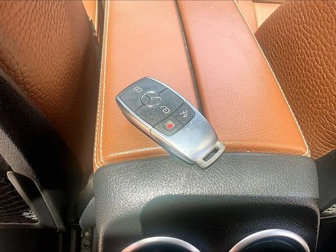 Used 2020 Mercedes-Benz GLB 250 image 14