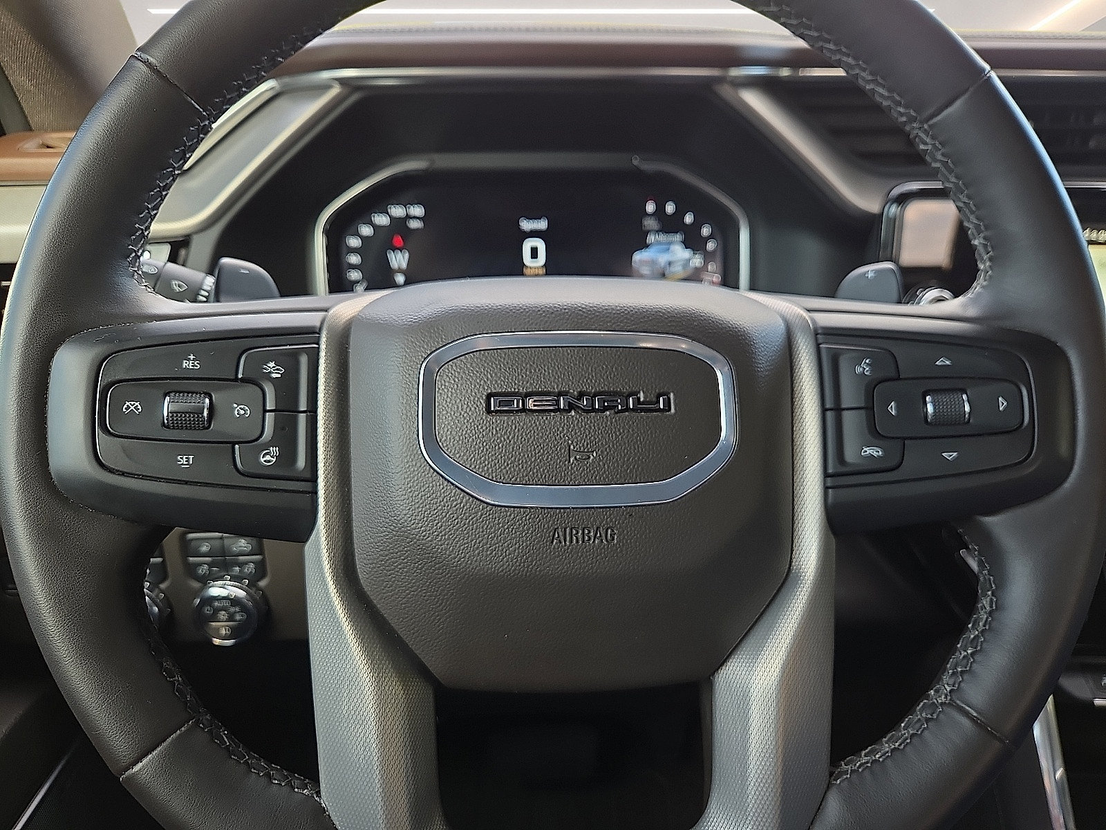 Used 2024 GMC Sierra 1500 Denali w/ Denali Reserve Package AWD/4WD image 24