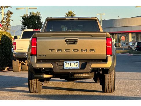 Certified 2025 Toyota Tacoma TRD Sport image 5