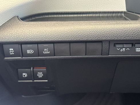 New 2026 Toyota Sienna Limited FWD image 30