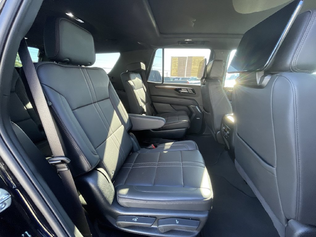 Used 2026 Chevrolet Tahoe High Country AWD/4WD image 28