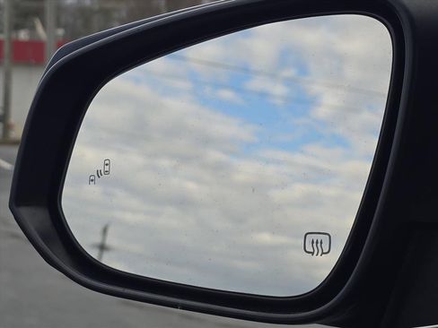 Used 2022 Toyota Highlander XLE image 21