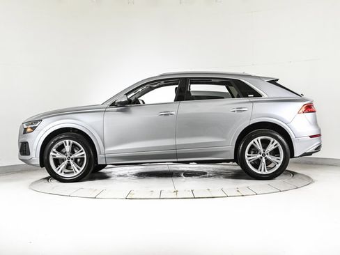 Used 2022 Audi Q8 Premium image 9