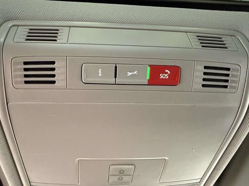 Used 2023 Volkswagen Taos SEL AWD/4WD image 25