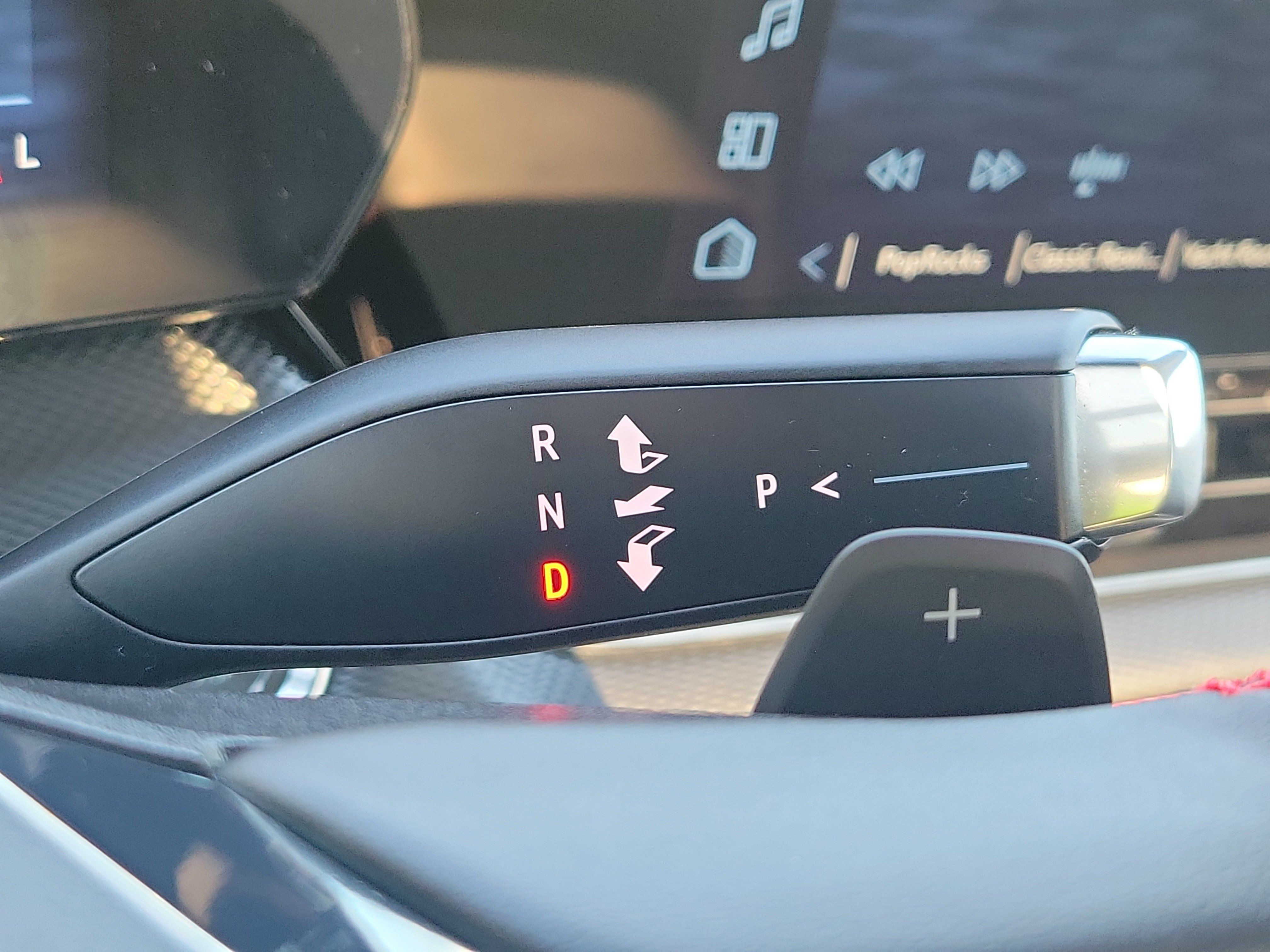 Used 2027 Chevrolet Equinox RS w/ Safety and Technology Package AWD/4WD image 24