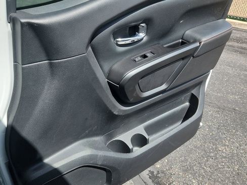 Used 2020 Nissan Titan PRO-4X w/ Pro-4x Convenience Package AWD/4WD image 15