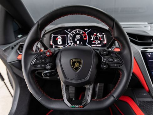 Used 2024 Lamborghini Revuelto image 36