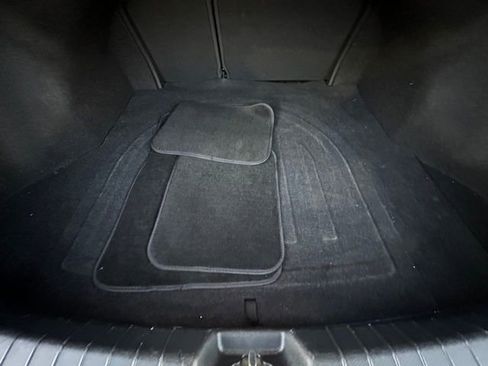 Used 2017 Hyundai Elantra SE image 16