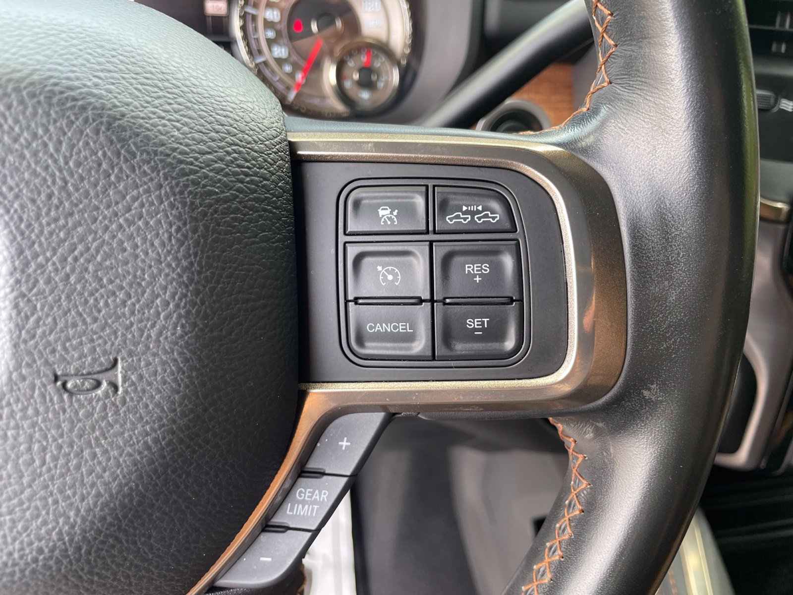 Used 2022 RAM 2500 Limited AWD/4WD image 19