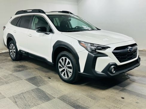 Used 2023 Subaru Outback Premium AWD/4WD image 1