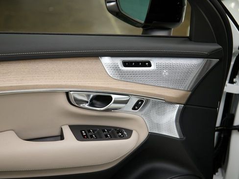 New 2026 Volvo XC90 B6 Ultra w/ Lounge Package image 10