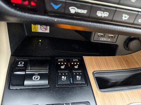 Used 2021 Lexus RX 350L Premium image 19