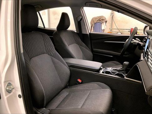 Used 2025 Toyota Camry LE image 7